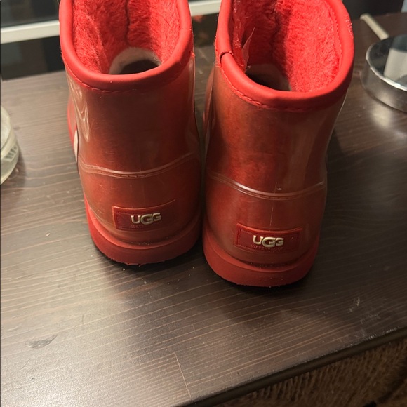 UGG Classic Clear Mini Samba Red Rubber Sheepskin Boots Kids Size 3 - Picture 3 of 4